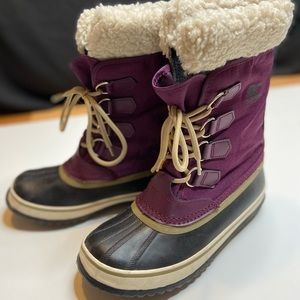 Sorel Sz 7 Women’s Winter Carnival Boots Purple